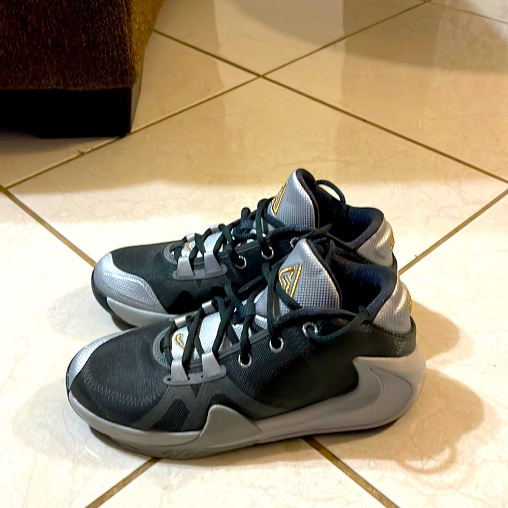 Gray & black Nike sneakers